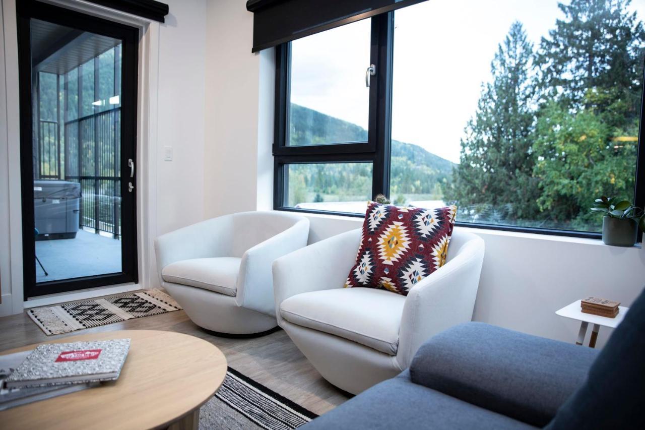 Le Refuge - Revelstoke Condo With Hot Tub Exterior photo